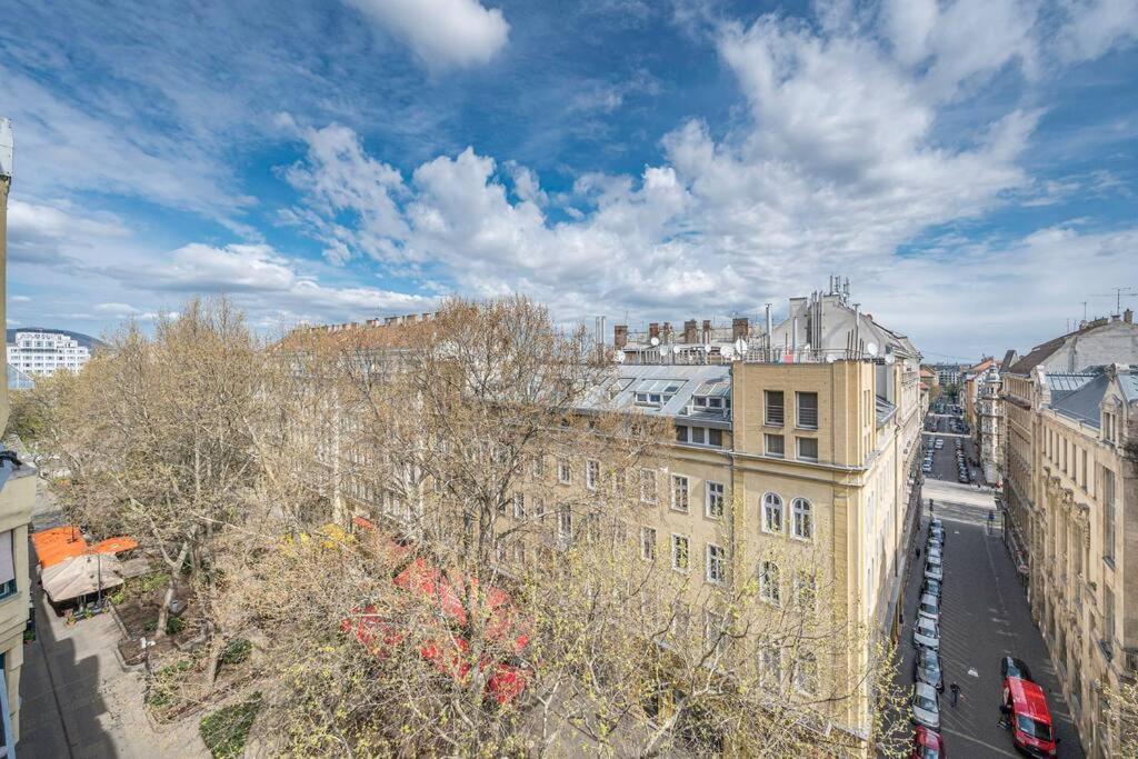 Liszt Ferenc Square Panorama Apt Budapest Exterior foto