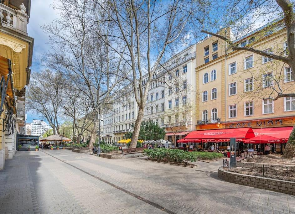 Liszt Ferenc Square Panorama Apt Budapest Exterior foto